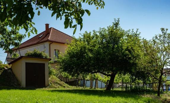 Hortenzia Vendeghaz Mor Apartment Exterior photo